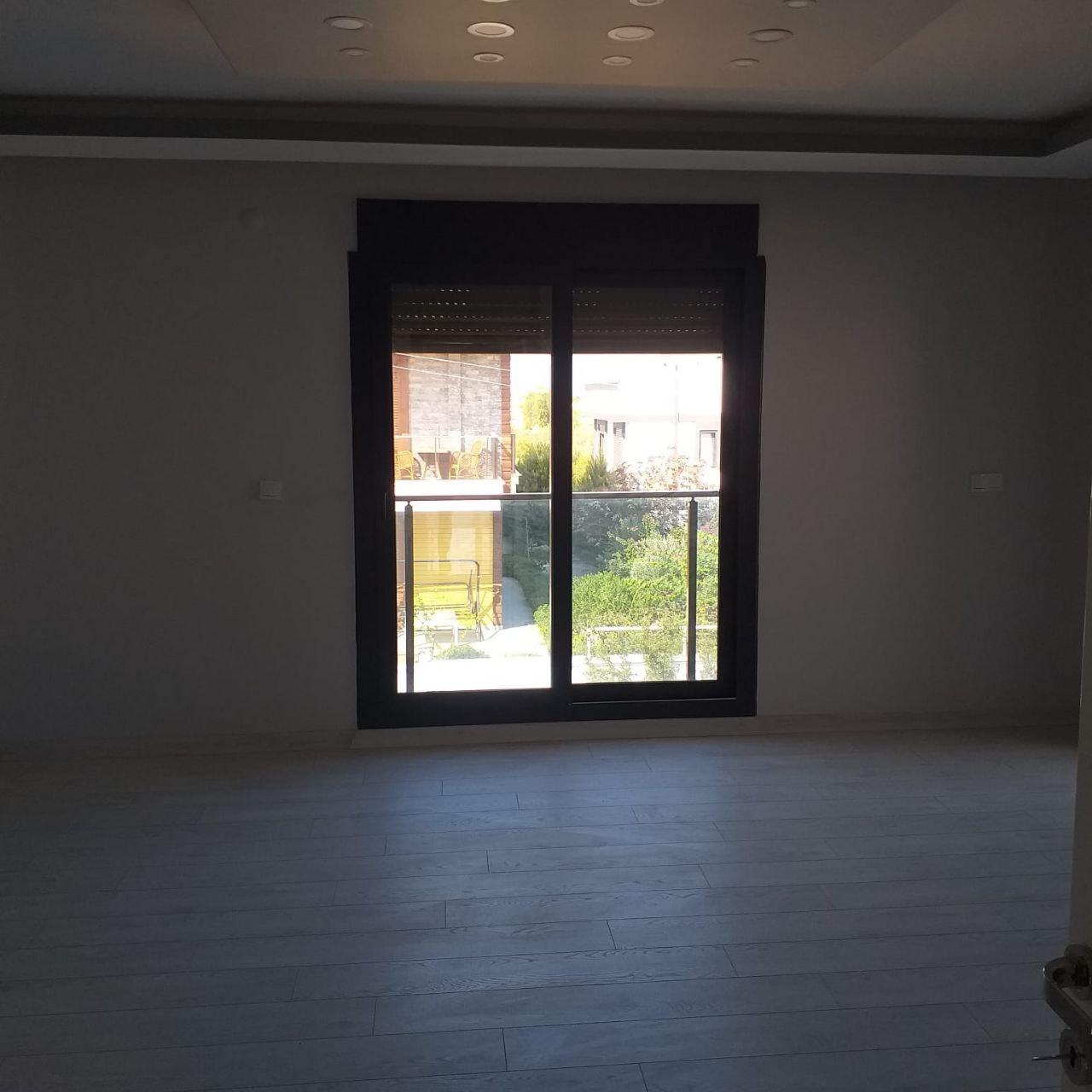 Havuzlu 5+1 Müstakil Villa