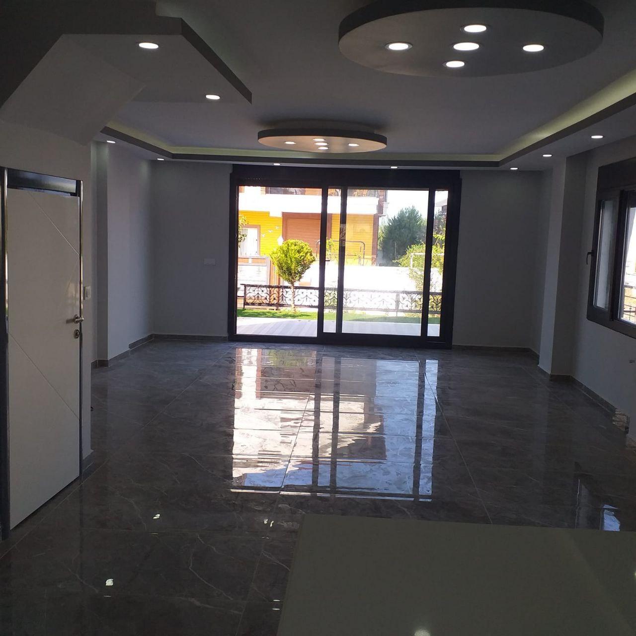 Havuzlu 5+1 Müstakil Villa
